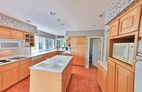 Olympia House | Animal Sanctuary, Horses, Pool, Spa, Small Weddings