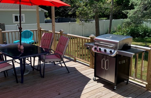 Harbor Springs Cottage | Ann Street Cottage. 10 minute walk to downtown and beaches