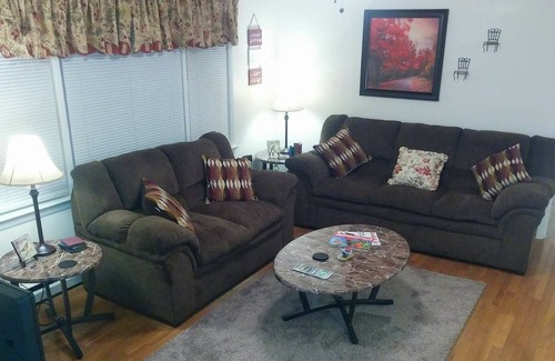 Flat Rock House | Anna's Getaway: Two Bedroom-Two Bathrooms: Upper-level Duplex