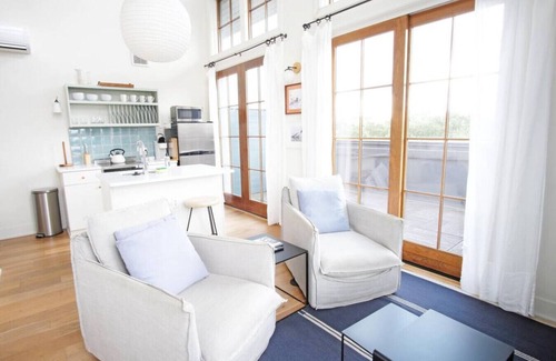 Yamacraw Village Apartment | Annabelle 4D - Top-Floor 2 BR in Historic Downtown Savannah