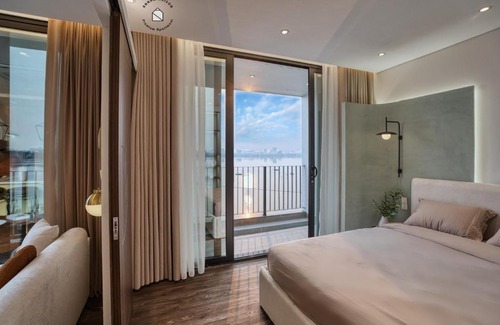 Yen Phu Apartment | Annam Premium - Amazing Lakeview & Balcony - WestLake