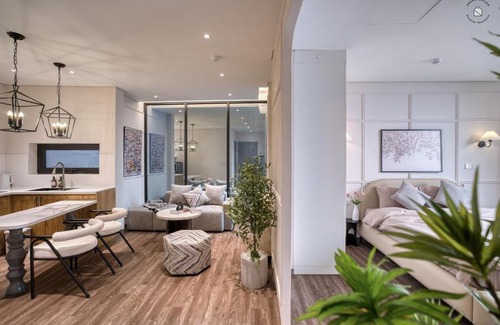 Yen Phu Apartment | Annam Premium - Amazing Lakeview & Balcony - WestLake