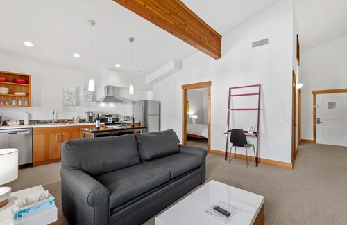 Leavenworth Condo | Annapurna-Perfect Condo *Walk to Village*Fireplace*Festhalle Section