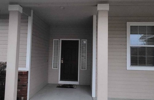 Tri-Cities House | Annaviga LoungenYou're within 5 to 15 minutes from the best areas you will needn