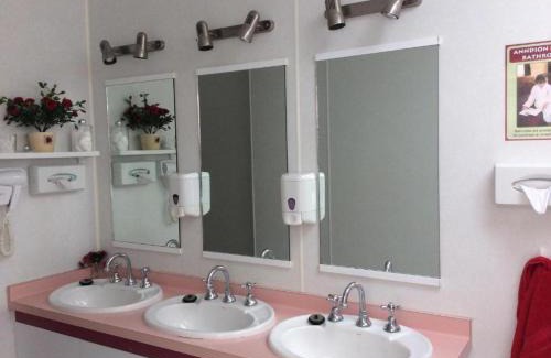 Whanganui Hotel | Anndion Lodge Motel & Conference Centre