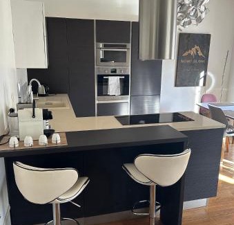 Annecy Old Town Apartment | Annecy ArtDeco Building