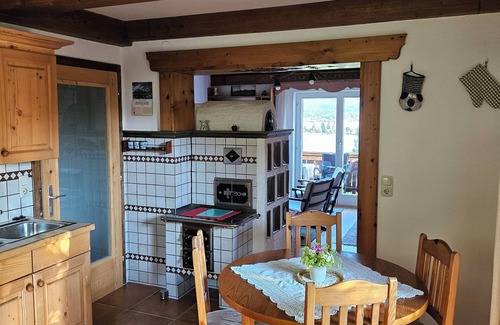 Ried Apartment | Anni's house in the garden with mountain and lake view