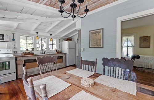Center Point Cottage | Annie's River Cottage - Guadalupe River Access