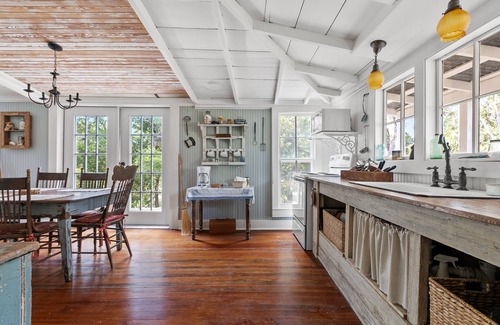 Center Point Cottage | Annie's River Cottage - Guadalupe River Access