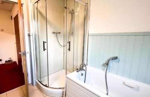 North West Apartment | Anniesland Glasgow 1bd Flat - Free Parking