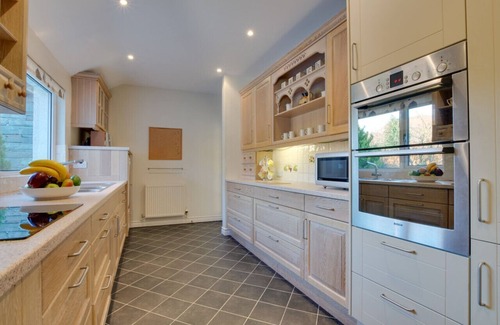 Elterwater House | Anniversary Cottage - Three Bedroom House, Sleeps 6