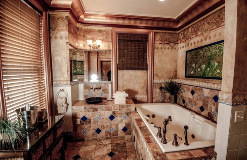 Downtown Salt Lake City Bed & Breakfast | Anniversary Inn - South Temple
