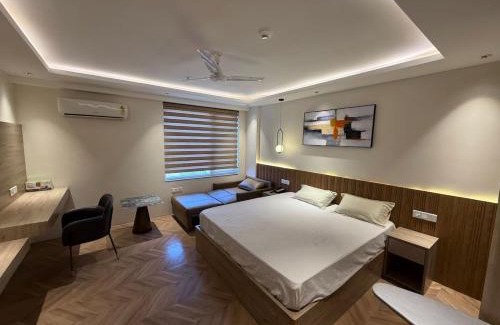 Jaypee Greens Apartment | Anom stays 2