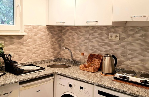 Antalya City Centre Apartment | Antalya / Konyaalti 1 + 1 apartment 15 minutes walk to the sea.