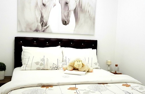 Antalya City Centre Apartment | Antalya / Konyaalti 1 + 1 apartment 15 minutes walk to the sea.