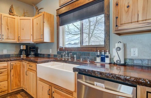 Ennis House | Antelope Crossing Home-Ennis, MT