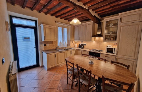 Vicopelago House | Anthea home short walk from the historic center five bicycles free and parking!