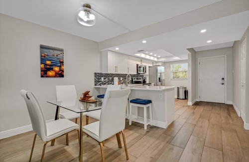 Bradenton Beach Condo | Anthony Beach Cottages - Gulfview Condo - 2 bedroom gulf front with heated pool