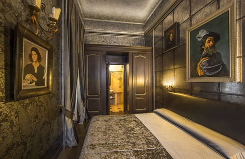 Rione V Ponte Hotel | Antica Dimora Delle Cinque Lune