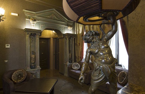 Rione V Ponte Hotel | Antica Dimora Delle Cinque Lune