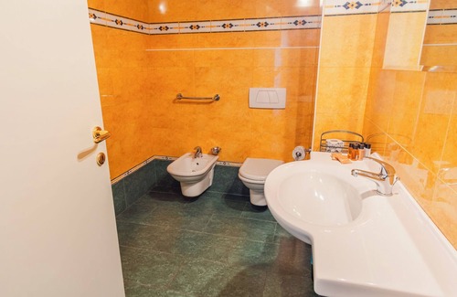 Citta Antica House | Antiche Mura - Five Bedroom Guest House, Sleeps 10