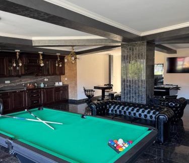 Rasnov House | Antique Charm Home
