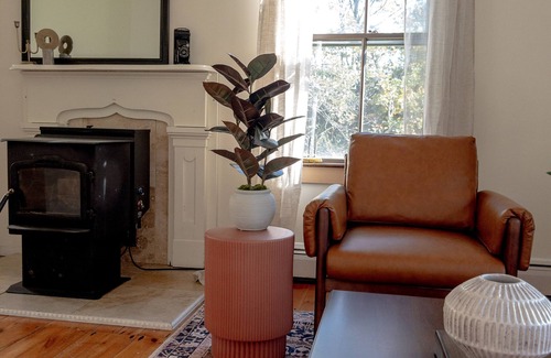 Hancock Other | Antique Farmhouse| King Bed| 2bathrooms| 30 mins to Acadia Natl Park