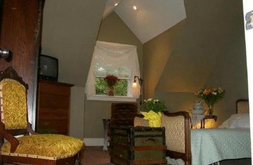 Old Town Historic District Bed & Breakfast | Antique Slumber Old Town Bed & Breakfast