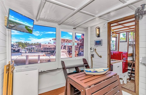 Georgetown Boat Rental | Antique Tugboat on the Harborwalk