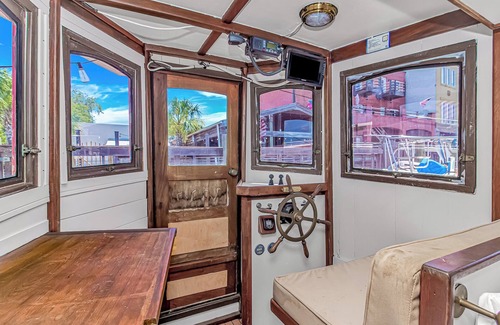 Georgetown Boat Rental | Antique Tugboat on the Harborwalk