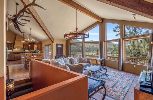Greer Cabin | Antler Ridge Ridgehouse