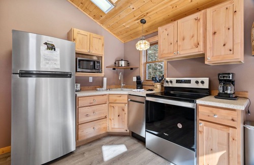 Fall River Estates Condo | Antlers Pointe 06 (HT)