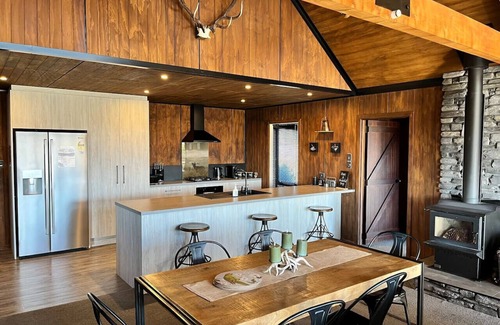 Twizel House | Antlers Rest- Twizel nAvailable: 26 Dec 2025 - 03 Jan 2026 - 6 night minimum
