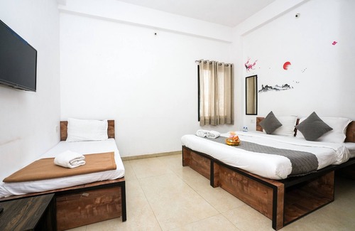 Gayariawas Hotel | Antra Stay By Ashoka Group