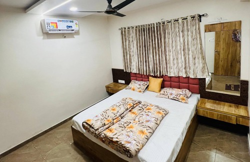 Panchgani Villa | "Anudra Villa: Your Private Oasis of Relaxation and Splendor 🌴✨
