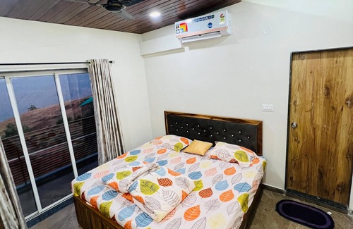 Panchgani Villa | "Anudra Villa: Your Private Oasis of Relaxation and Splendor 🌴✨