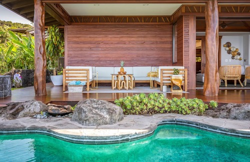 Honalo Villa | Aolani House & Cottage Villa Ocean Views Sleeps 12