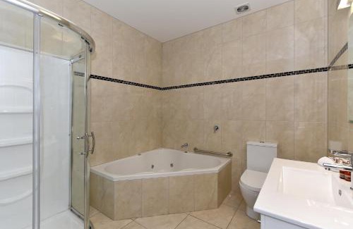 Mount Cook Village Hotel | Aoraki Court Motel