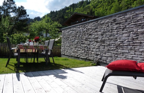 Schonbach Apartment | Apartment in Neukirchen by Ski Lift & Sauna