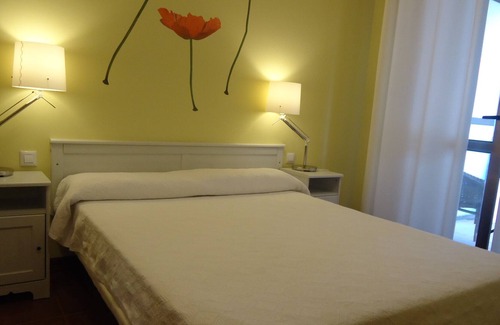 San Vicente de la Barquera Apartment | Apartment 32-1ºH, on the beach with terrace and wifi
