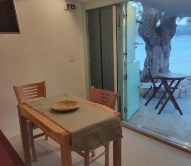 Kimolos House | Apanemo Beach House Agios Nikolaos Kimolos