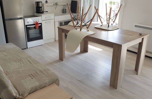 Saint-Genis Apartment | Apartment 62 m² + terrace and aromatic garden