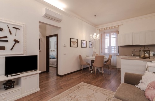 Laterina Apartment | Apartment 'Dimora Storica Toscana - Il Falegname' with Wi-Fi and Air Conditioning
