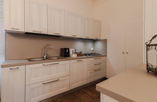 Laterina Apartment | Apartment 'Dimora Storica Toscana - Il Falegname' with Wi-Fi and Air Conditioning