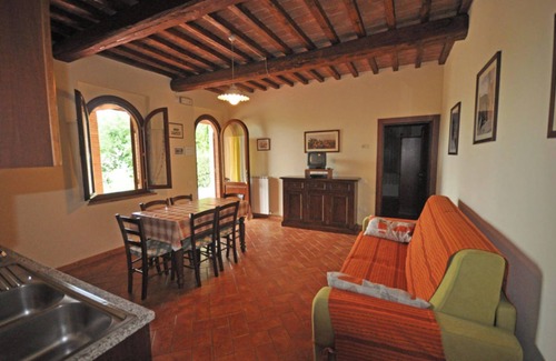 Montecatini Val di Cecina Apartment | Apartment 'Appartamento 7' with Shared Pool, Wi-Fi and Air Conditioning