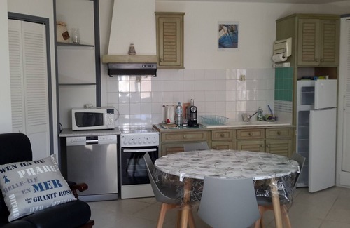 Pleherel-Plage-Vieux-Bourg Apartment | Apart Rdc 2-3-4 people 50m2 Ground floor+closed courtyard of 30m2 100m the beach