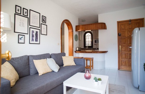 Puerto Rico Apartment | Apartamanto with terrace, free WiFi, communal pool in Puerto Rico