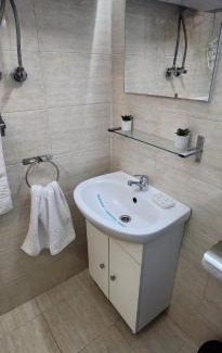 Saturn Apartment | Apartament Andy