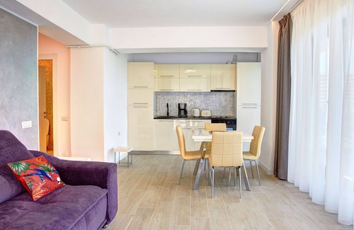 Mamaia-Sat Apartment | Apartamente La Butoaie
