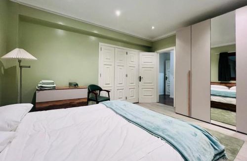 Nigran Apartment | Apartamento adosado con terraza en Playa América, Nigrán